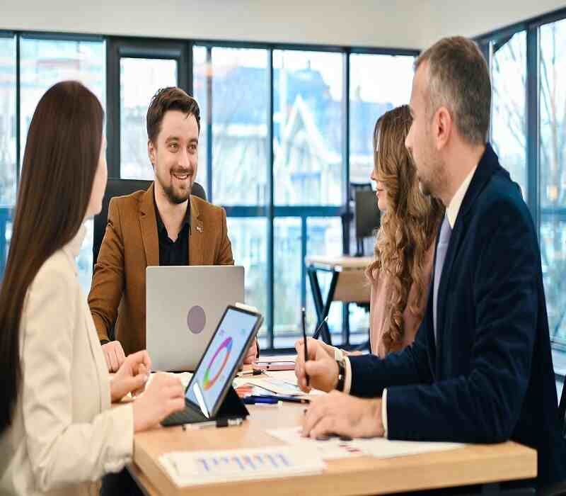 Consultant Wiufamcta Jivbcqu